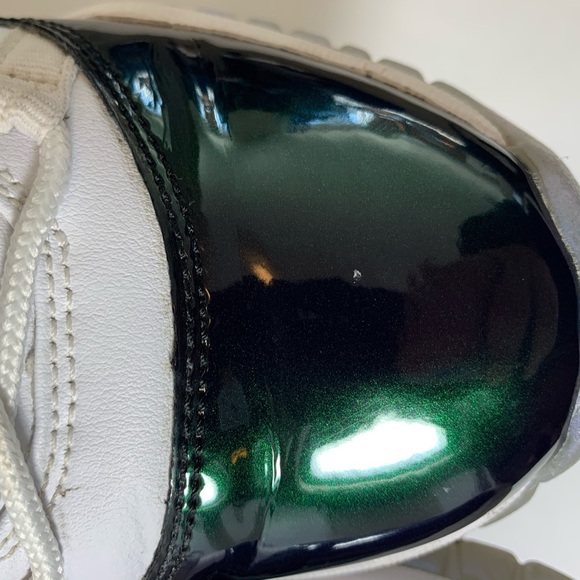 Air Jordan 11 Low, ‘Emerald’ Sz 6Y - Picture 5 of 12